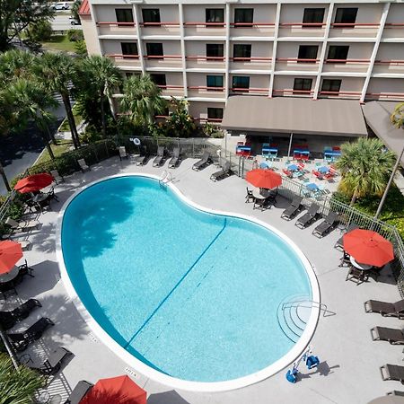 Red Roof Plus Miami Airport Hotel Exterior photo