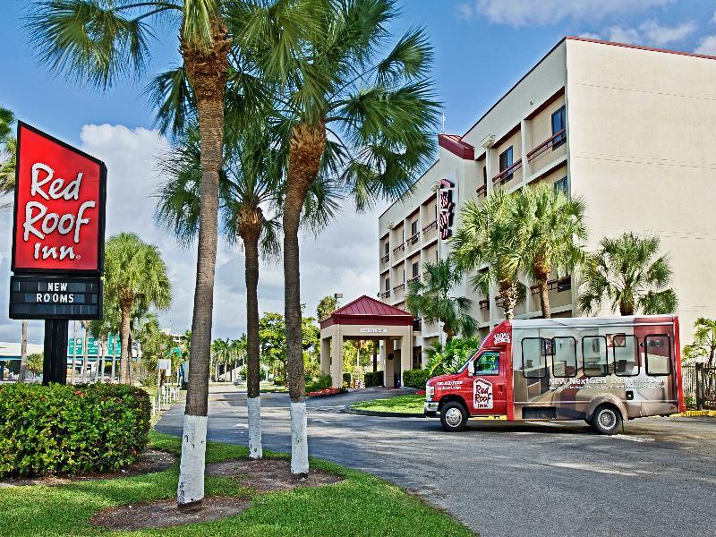 Red Roof Plus Miami Airport Hotel Exterior photo